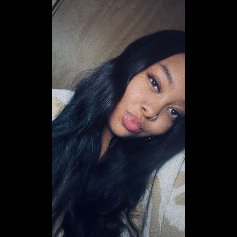 Meet your Posher, Clairissa
